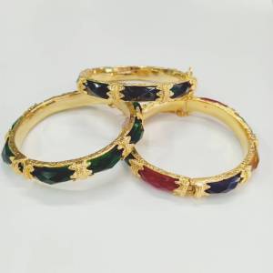 กำไลข้อมือแฟชั่นผู้หญิงกำไลนิลเมืองกาญจน์และพลอยสีทรงโบราณมีลวดลายที่ขอบสวยงาม เส้นผ่าศูนย์กลาง 5