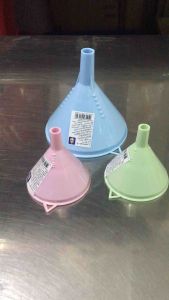 กรวยกรอง กรวยพลาสติก กรวยกรอกยาแก้หัวพ่นตัน ตาข่ายถี่เนื้ออลูมิเนียม กรวยมีตาข่าย