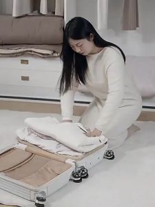 Túi nén chân không túi đựng đồ dày dùng để di chuyển và sắp xếp đồ đạc khi đi du lịch.