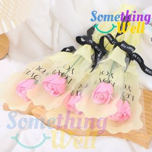 ถุงใส่ช่อดอกไม้ ลายคลื่น ( 10 ชิ้น ) สำหรับไว้ห่อช่อดอกไม้วันวาเลนไทน์ รับปริญญา ซองกรวยใส่ดอกไม้