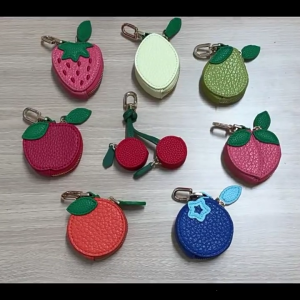 Adorable Themed Holder Keychain Accessory Compact Size Decorative Leaf Detailing Creative Gift for Her