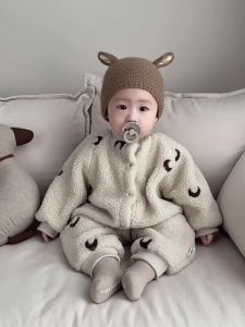 Korean-style baby jumpsuit for winter embroidered and fleece-lined for warmth suitable for both boys and girls thickened romper for newborns to wear outside