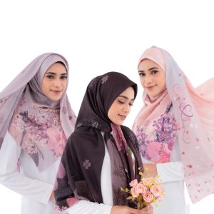 RICIS BY KHAYRA - Signature Love Series Scarf Voal Ultrafine Water Resist Segi Empat Motif Laser Cut