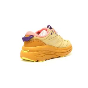 รองเท้ากีฬาที่สวมใส่สบายและลำลอง: HOKA ONE ONE Bondi B3 ที่มีพื้นรองเท้าหนาและโครงสร้างน้ำหนักเบา