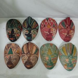 Size (L) Sepasang Topeng Panji / Topeng Merak / Topeng Motif Batik Hiasan Dinding Unik Real Pict (Tinggi 23 cm Lebar 17 cm) Warna Random