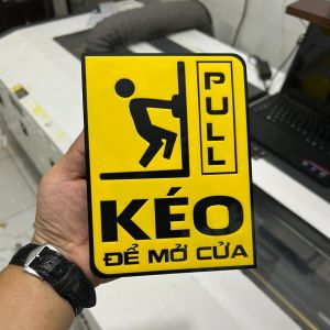 Bảng chỉ dẫn dán cửa Kéo - Đẩy bằng mica phối chữ màu nổi kích thước 12cm x 16cm