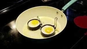 Large 3.5" Nonstick Egg Rings Set of 4 Round Crumpet Ring Mold Shaper for English Muffins Pancake Cooking Griddle - Portable Grill Accessories for Camping Indoor Breakfast Sandwich Burger