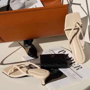 (Re-stock) โฉมใหม่! รองเท้าส้นเตี้ย LINDAU MULES