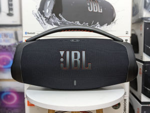 Loa Boombox 3 - Boombox 3 Chính hãng phân phối Loa boombox 3 - Giá Tốt Miễn Phí Vận Chuyển Đủ Loại  Tần số đáp ứng: 50Hz – 20kHz  Không dây: Bluetooth V5.3  Pin: 10.000 mAh – 24 giờ  Thời gian sạc: 6.5 giờ  Kích thước: 40 x 20 x 20 cm