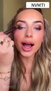 Shadow Liner 2-in-1 Eyeliner & Eyeshadow Shadow Liner Duo with Smudge Brush Waterproof Smudge-Proof Long-Lasting Makeup Smooth Effortless Smoky or Natural Eye Makeup (Heat+ Sizzle)