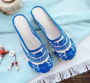 [Free Shipping] Slippers Blue And White Porcelain-Style With A Rubber Sole Casual Walking Sandals For Summer Embroidered Shoes For Women