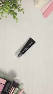 ไพรเมอร์อายแชโดว์ Revlon ColorStay 24 ชั่วโมง สูตรติดทนนานและไม่ทำให้ผิวแห้ง ผสมด้วยเชียบัตเตอร์ 100 Universal 0.33 ออนซ์