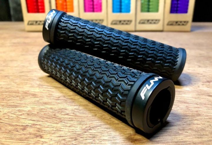 Funn Hilt ES Mountain Bike Handlebar Slip-on Grips, Lightweight And Ergonomic Bicycle Handlebar Grips With 22 Mm Inner Diameters, Unique Patterned Bicycle Grips For MTB/BMX (Blue