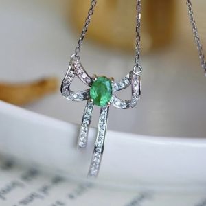 Montagne Jewelry 18K Pure Gold Pendant Natural Diamond Inset Bow knot Design Fine Jewellery Natural Emerald Pendant Gem Necklace