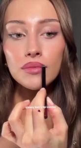 Hourglass Phantom Volumizing Glossy Lip Balm .7g