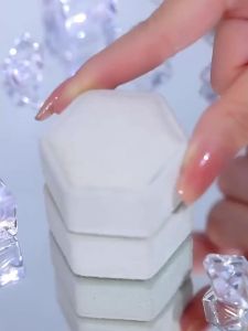 Bông tai đá zircon nữ 2025 Bông tai mới thời thượng dễ phối đồ phong cách công sở hot trend khuyên tai Hàn Quốc mặt dây chuyền hình học.