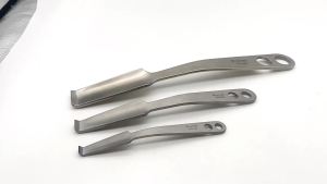 KITA Orthopaedic Surgery Instrument Orthopedic Stainless Steel Femoral Bone Retractor Bone Pry Autoclaveable