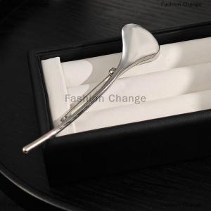 [COD] Fashion Change Corsage Ornament Ginkgo Leaf Brooch French Style Elegant Long Leaf Pin Luxury Metal Glossy Brooch Banquet