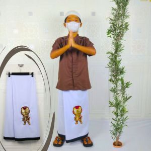 Sarung instan anak Muslim laki laki dengan kartun Avenger Alkholifi best seller