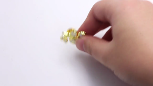 Gothic sọ Lilys của thung lũng Trâm có chi tiết phức tạp phù hợp cho mặc hàng ngày hoặc dịp đặc biệt