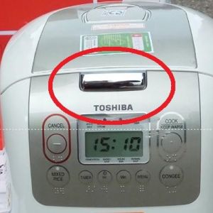 Bộ lẫy khóa nắp nồi cơm điện toshiba RC-10NMF & RC-18NMF HÀNG CHÍNH HÃNG