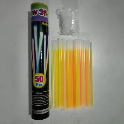 Bộ 100 que phát sáng dạ quang kèm 100 đầu nối tạo vòng đủ màu sặc sỡ light stick phát sáng trong bóng tối