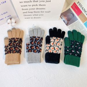 SWEET TIM การปั่นจักรยาน ฤดูหนาวในฤดูหนาว กันลม กิจกรรมกลางแจ้งกลางแจ้ง เสือดาวลายเสือดาว เก็บความอบอุ่น ถุงมือหนาแบบหนา ถุงมือหน้าจอสัมผัส ถุงมือสำหรับผู้หญิง ผ้ากำมะหยี่กำมะหยี่