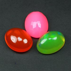 พลอยโอปอลหลากสีธรรมชาติ 100% ประกายไฟสวยงาม น้ำหนัก 9.35 กะรัต