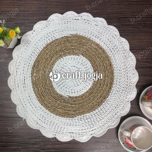 Taplak Meja Bulat Diameter 50 cm Anyaman Seagrass Renda Macrame Kerajinan Anyaman Jogja