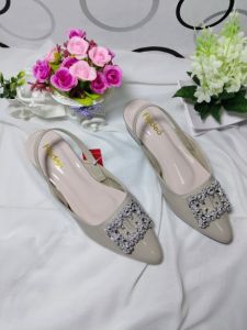 Flatshoes terbaru wanita hak 3cm pin kotak