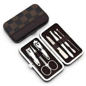 Paket Manicure Pedicure set 7in1 gunting kuku pinset korek kuping  / Menipedi Set Dompet isi 7