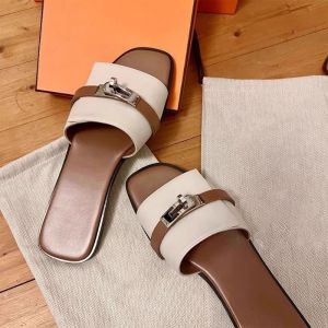 Soft Leather Comfortable Silver Buckle Slip-On Sandals For Women 2025 New Model Flat-Soled Outdoor WomenS Shoes
