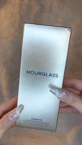 Son dưỡng môi dính bóng đồng hồ cát Phantom Volumizing 1.7g