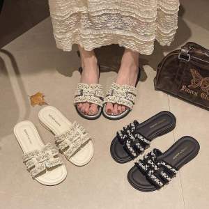 [Free Shipping] Womens Pearl Slippers for Outdoor Wear 2026 Summer New Fashion Flat Beach Sandals
