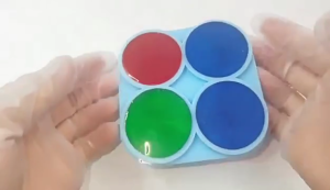 Đầy Màu sắc khuôn nhựa Silicone giá đỡ điện thoại cho xe đạp khuôn nhựa ống cuộn cho thẻ ra vào khuôn đúc khuôn cho đồ treo móc khóa