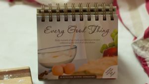 Dayspring - Peanuts - Smiles and Blessings - Perpetual Calendar (75668) Yellow