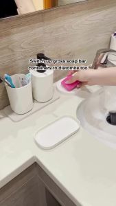 IUIGA Diatomite Bath Mat - Instant Water Absorbing Quick-Dry Rug Non-Slip & Anti-Mold Bathroom Mat
