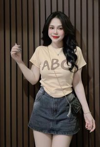 Áo thun nữ Dáng Ôm phối chữ nổi vạt bầu Croptop (Mã ABC nổi)
