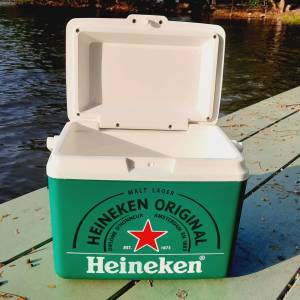 กระติกน้ำแข็ง Heineken ความจุ 9 ลิตร  เก็บความเย็นได้นาน   ทำจากพลาสติกคุณภาพ   เหมาะสำหรับพกพา ปิคนิค