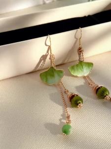 非遗绒花耳环无耳洞耳夹流苏耳坠国风绿色中国风新中式耳饰春夏Intangible cultural heritage velvet flower earrings without ear holes ear clips with tassel earrings Chinese style green Chinese style new Chinese style earrings spring and summer