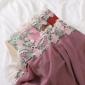 Jifang High Quality Women Floral Lace and Plain Bubble Chiffon Patchwork Muslim Hijabs Shawls Pashmina WJ879