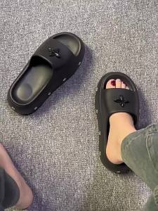 [Free Shipping] Thick-Soled Height-Increasing Slippers For Women Perfect For Summer Featuring A Non-Slip And Odor-Resistant EVA Material Suitable For Both Indoor And Outdoor Wear And Ideal For The Beach