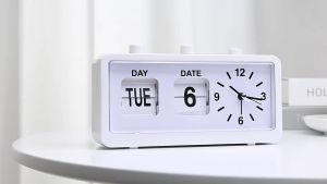 Calendar Clock Flip Clock Alarm Clock Table Clock Ins Style Black Manual Page Turning Calendar Alarm Clock Black Vintage Clock Alarm Clock Retro Decor