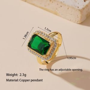 Emerald Green Tassel Earrings – Vintage Luxury Style – Elegant Clip-on Statement Jewelry for Women