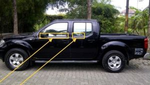 Pelipit Luar Kaca Pintu Mobil Nissan Navara