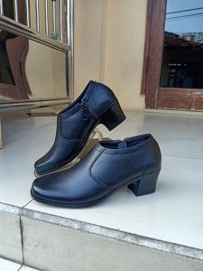 Sepatu PDH Kulit Wanita: Pilihan Terbaik untuk Kegiatan Sehari-hari