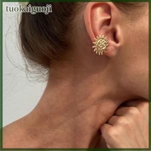 tuokaiguoji 1Pair Starfish Scallop Ear Clips Non Piercing Earrings For Women Girls Fashion Gold Color Floral Ear Cuff Summer Beach Jewelry