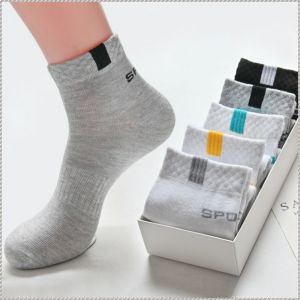 ถุงเท้า สะดวกสบายและระบายอากาศได้ดี ทนทานและล้างทําความสะอาดได้ ถุงเท้าผ้าฝ้าย สีทึบ เอฟเฟกต์ความอบอุ่น