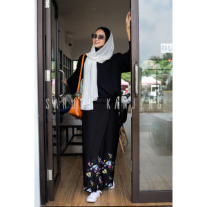 Sarung Kanjeng Sarung Batik Motif Kembang Rasa Limited