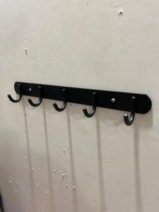 Gantungan Baju Kamar Mandi Stainless Gantungan Baju Dinding Kapstok Aluminium Handuk Anti Karat